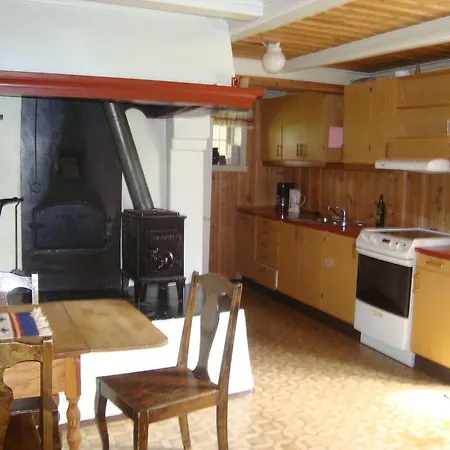 Appartement Lindsverk Gjestegard *